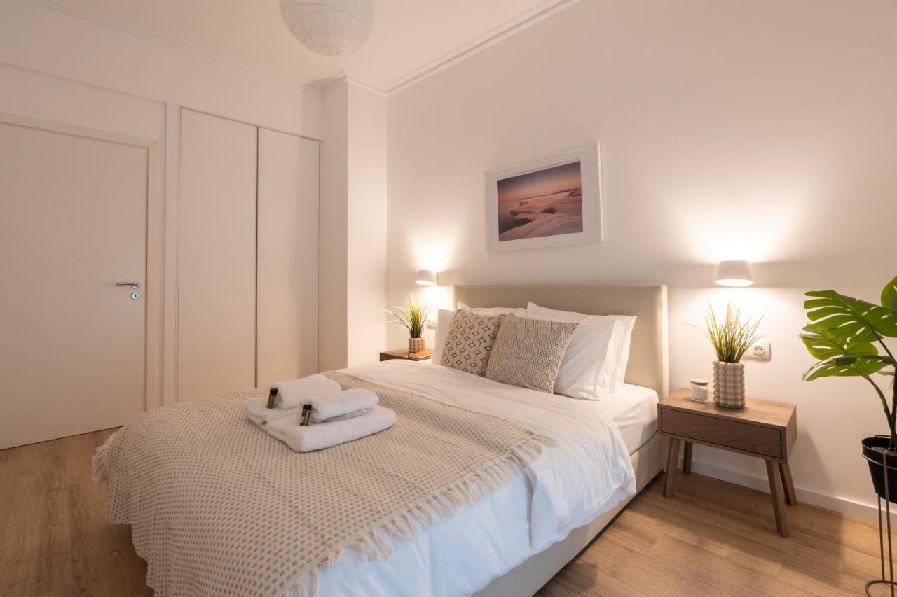 אתונה Unique 2 Bedrooms Apartment, Steps To Plaka And City Center מראה חיצוני תמונה