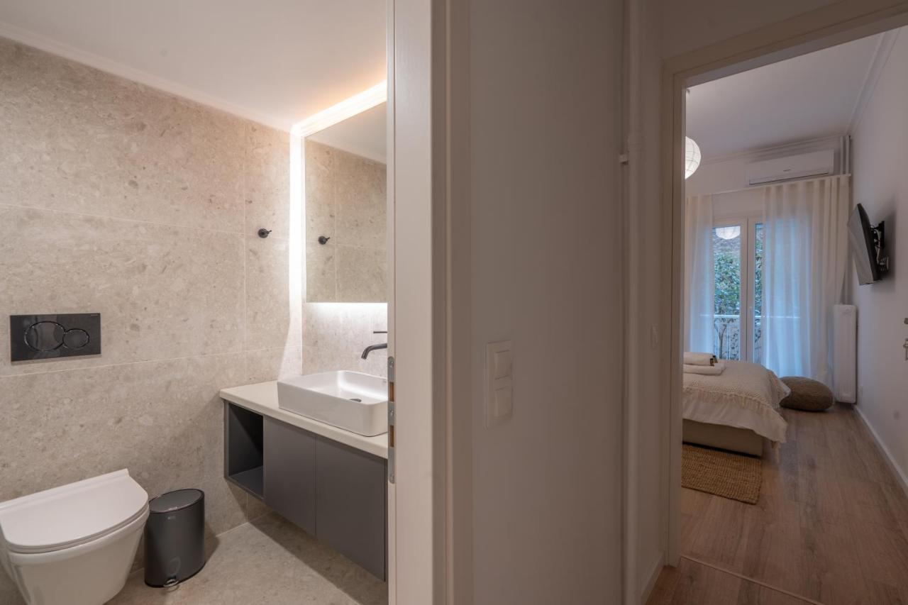 אתונה Unique 2 Bedrooms Apartment, Steps To Plaka And City Center מראה חיצוני תמונה